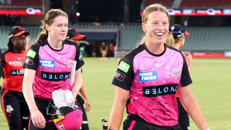 Caoimhe Bray Becomes Youngest WBBL Player at the age of 15, Shines in Sydney Sixers Victory